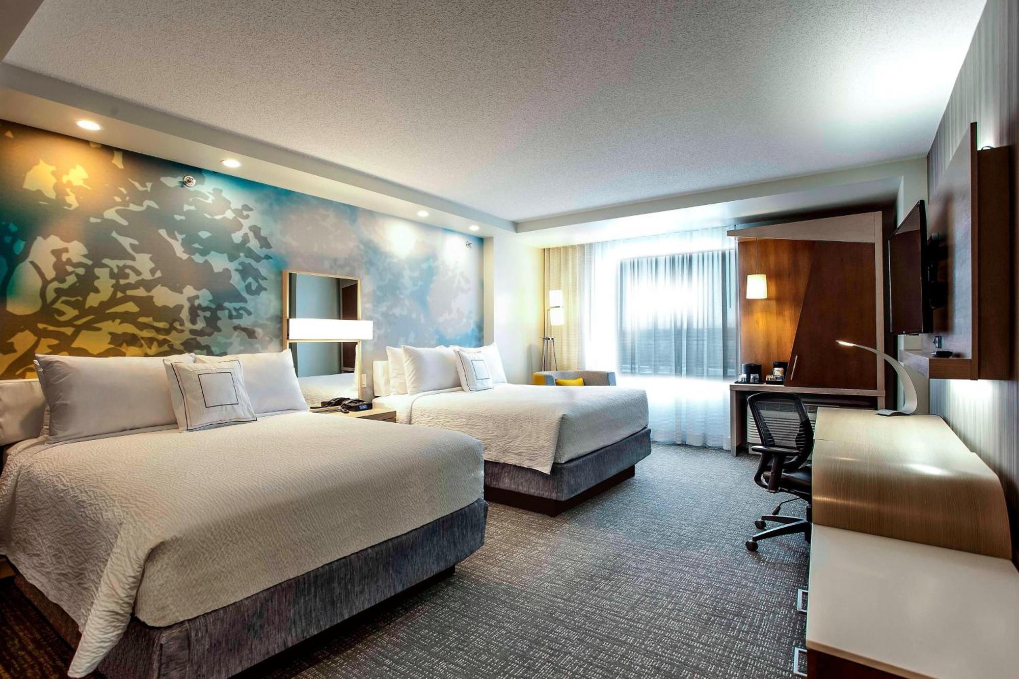 คอร์ตยาร์ด บาย แมริออท เวสต์ ไอส์แลนด์/แบดูร์ฟ Hotel Baie D'Urfe ภายนอก รูปภาพ