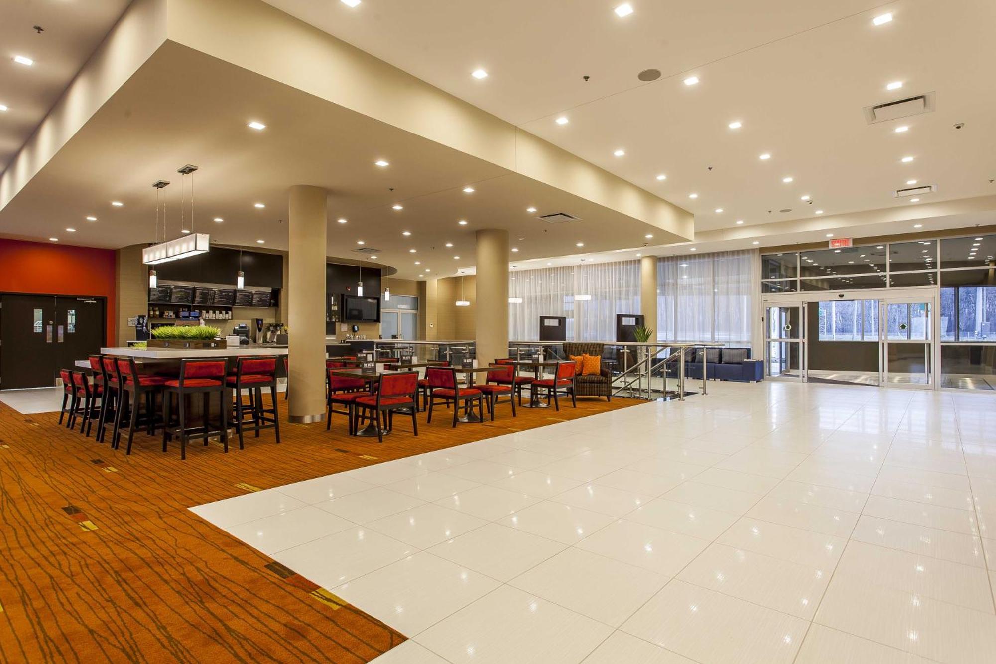 คอร์ตยาร์ด บาย แมริออท เวสต์ ไอส์แลนด์/แบดูร์ฟ Hotel Baie D'Urfe ภายนอก รูปภาพ