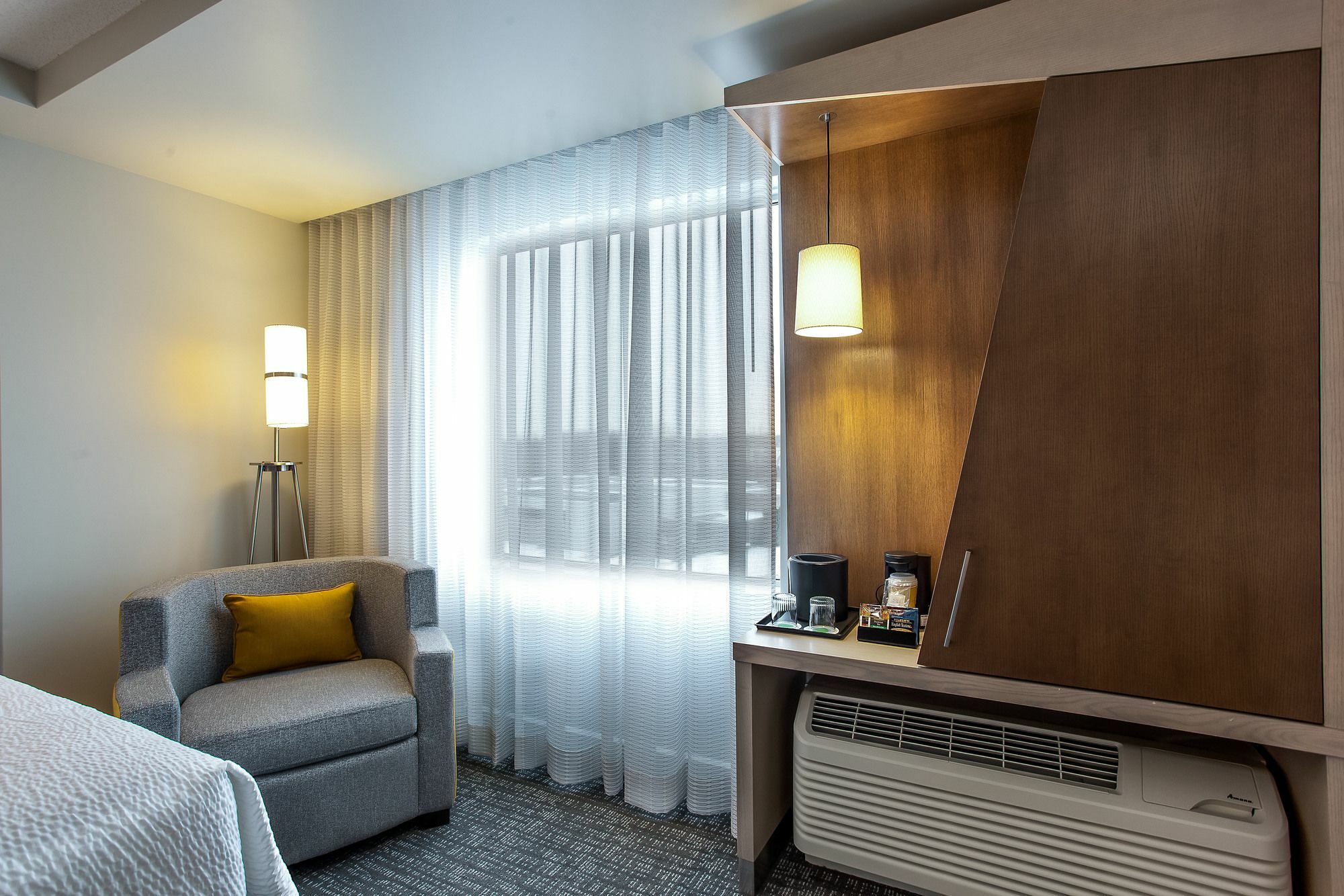 คอร์ตยาร์ด บาย แมริออท เวสต์ ไอส์แลนด์/แบดูร์ฟ Hotel Baie D'Urfe ภายนอก รูปภาพ